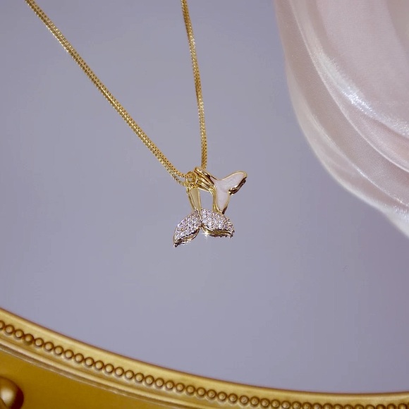 Mermaid fin necklace gold chain cubic zirconia - Picture 2 of 4